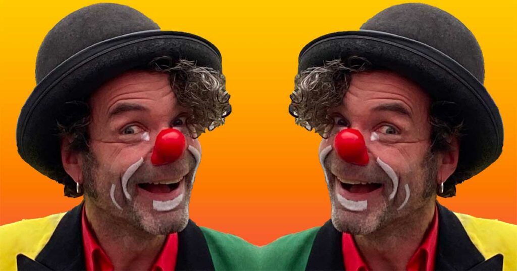 Samo de Clown in spiegelbeeld
